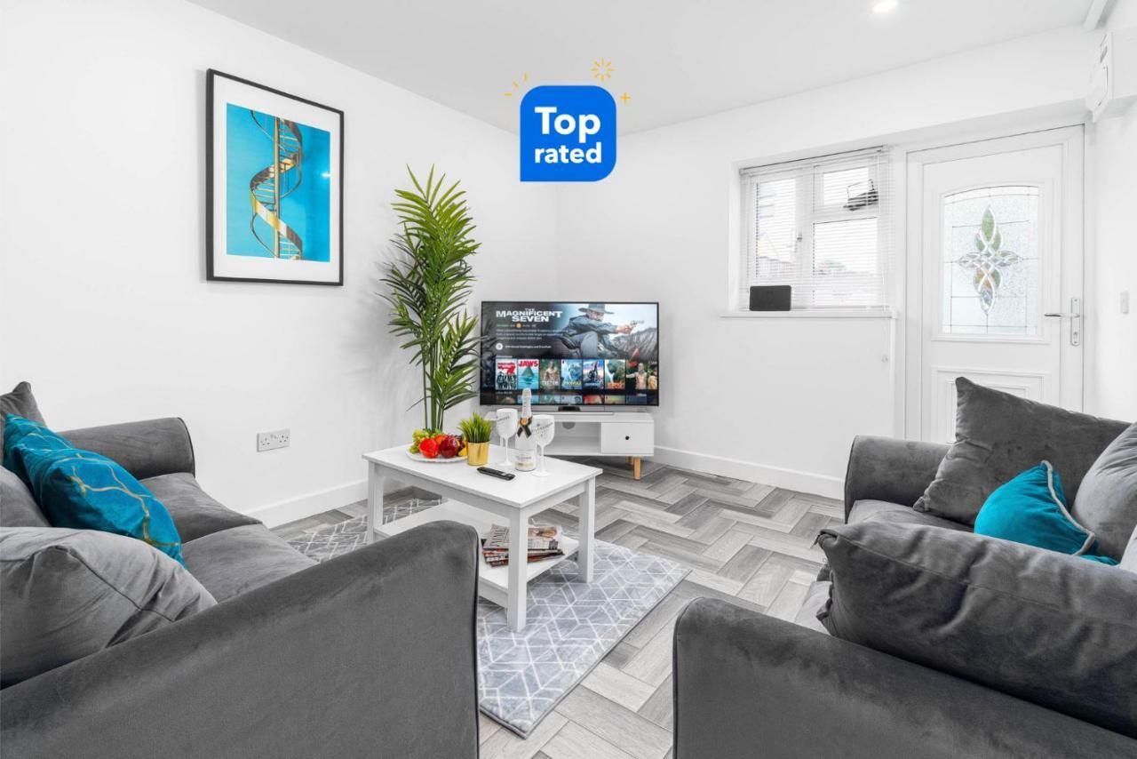 5 Bedroom House - 10 Guests - Multiple Off Street Parking - Garden - Smart Tv - Wifi - Contractors - Families - Groups Birmingham Luaran gambar