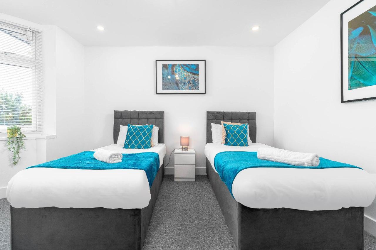 5 Bedroom House - 10 Guests - Multiple Off Street Parking - Garden - Smart Tv - Wifi - Contractors - Families - Groups Birmingham Luaran gambar