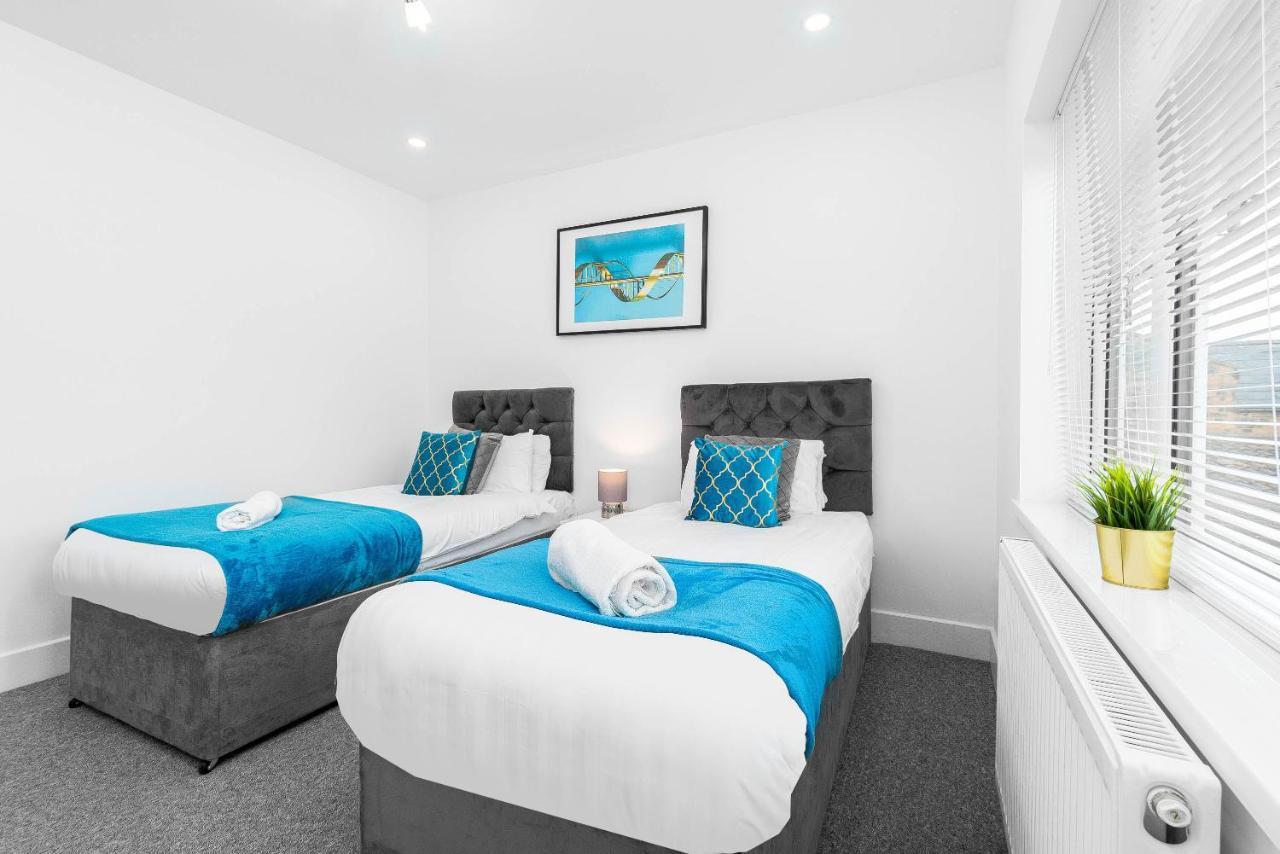 5 Bedroom House - 10 Guests - Multiple Off Street Parking - Garden - Smart Tv - Wifi - Contractors - Families - Groups Birmingham Luaran gambar